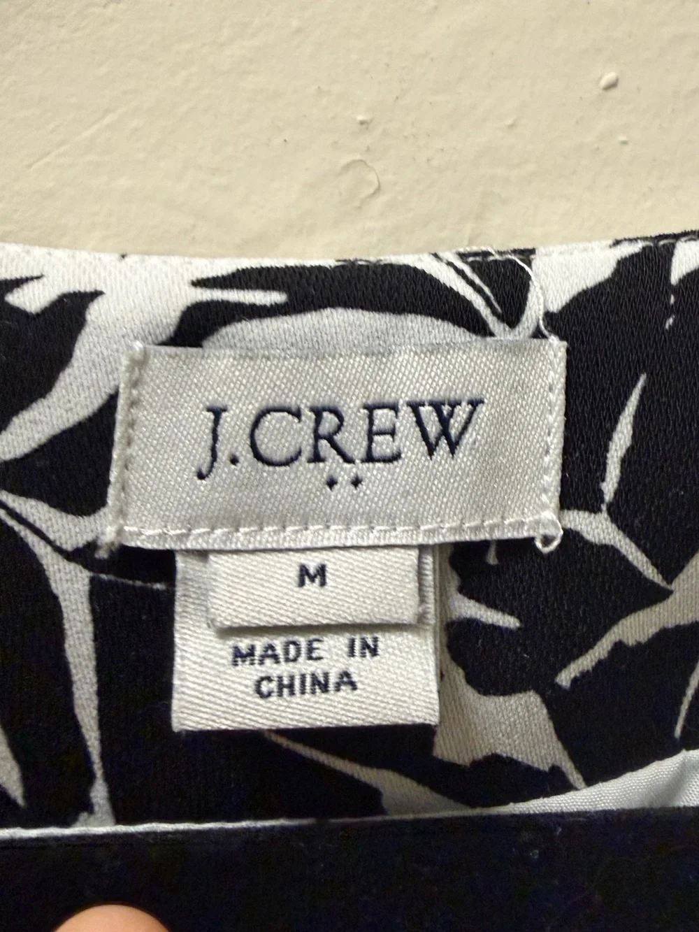 J. Crew Leaf Print Sleeveless Top with Back Cut Out Women’s Size Medium in B&W